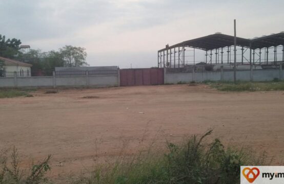 Terreno de Esquina, localizado na Ponte do Km &#8211; 25, Zona Industrial de Viana, Via Expressa3.5 Hectares.