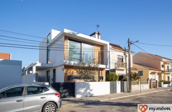 Moradia T3, 3 Pisos &#8211; Alcochete