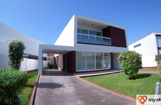 Vender: Vivenda V4 no condomínio Palmeiras &#8211; Talatona