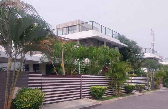 Vivenda T4+1 &#8211; Alto Padrão  Condomínio Royal Park &#8211; Talatona