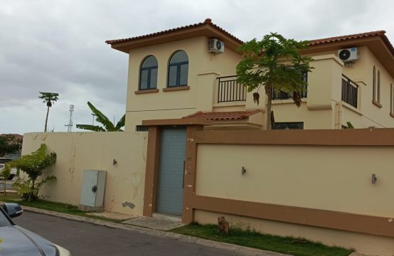 ARRENDA-SE VIVENDA V7 NO JARDIM DE ROSAS