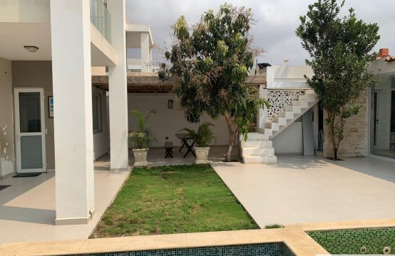 ARRENDA-SE LUXUOSA VIVENDA MOBILADA T4+PISCINA+ANEXO CONDOMÍNIO BOA VIDA