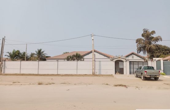 VIVENDA V3 + 1 com Anexo, Patriota &#8211; Rua da Administração