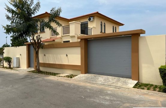 Vivenda V5 no condomínio Jardim de rosas 5° fase