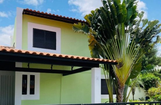 Arrenda-se esta Vivenda V3 em Condomínio Flores de Talatona