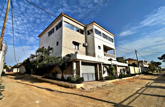 ARRENDA-SE ESTA VIVENDA DE V5+ANEXO, LOCALIZADA NO CAPOLO, KILAMBA KIAXI