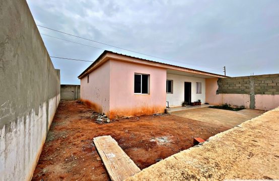 VENDE-SE ESTA MORADIA V3, LOCALIZADA NO PROJECTO HABITACIONAL VILA REAL 2 (BENFICA)