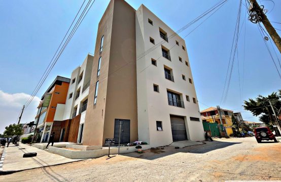 ARRENDA-SE APARTAMENTO T2 MOBILADO, LOCALIZADO NO TALATONA/RUA DO CONDOMÍNIO GOLDEN