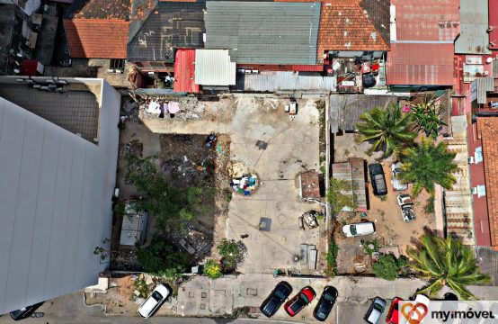 VENDE-SE ESTE TERRENO COM UMA ÁREA TOTAL DE 762,64m², LOCALIZADO NOS COQUEIROS (RUA FRANCISCO DAS NECESSIDADES)