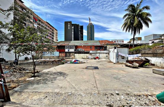 VENDE-SE ESTE TERRENO COM UMA ÁREA TOTAL DE 762,64m², LOCALIZADO NOS COQUEIROS (RUA FRANCISCO DAS NECESSIDADES)