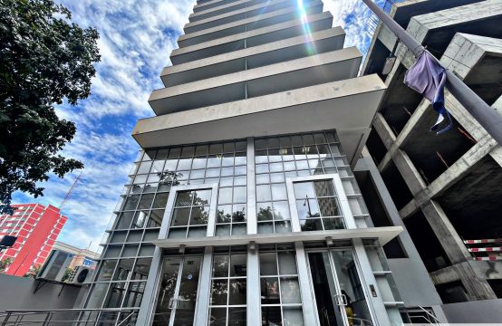 ARRENDA-SE ESTE APARTAMENTO T2 LOCALIZADO NO RESIDENCIAL OFFICE ROAC (MAIANGA)