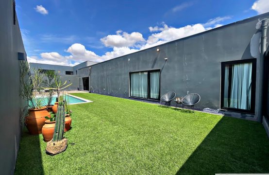 VENDE-SE MORADIA T2+1, LOCALIZADA NO CONDOMÍNIO PRIVADO CARSON PALACE (PATRIOTA)