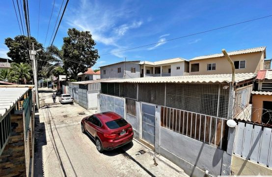 VENDE-SE ESTA VIVENDA V5, LOCALIZADA NA PRAIA DO BISPO, RUA DO ANTIGO BANCO BIC